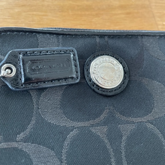 Coach wristlet - Picture 3 of 6